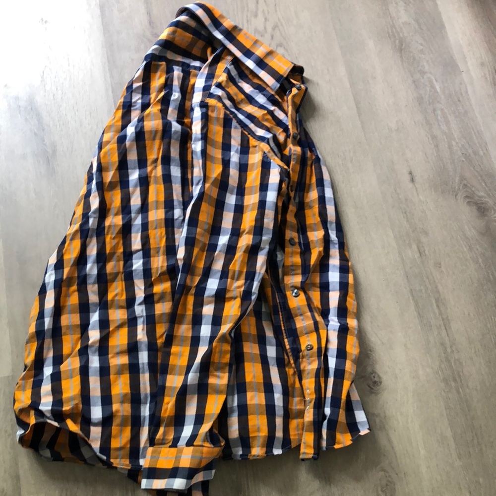 Really nice long sleeve shirt orange and blue